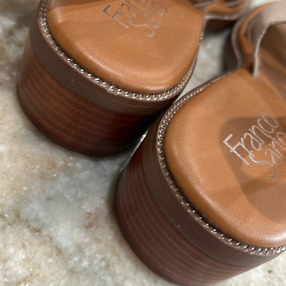 Women’s Leather Sandals size 9.  Like new worn only 1x - Picture 5 of 6